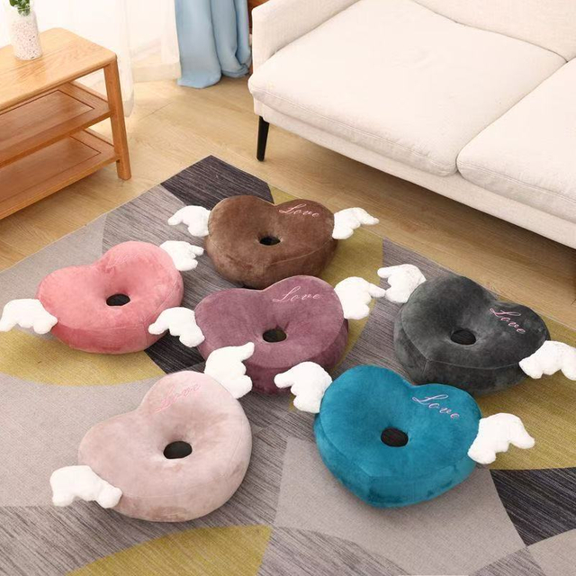 Wholesale Charming Heart - Shaped Plush Floor Pad with Angel Wings